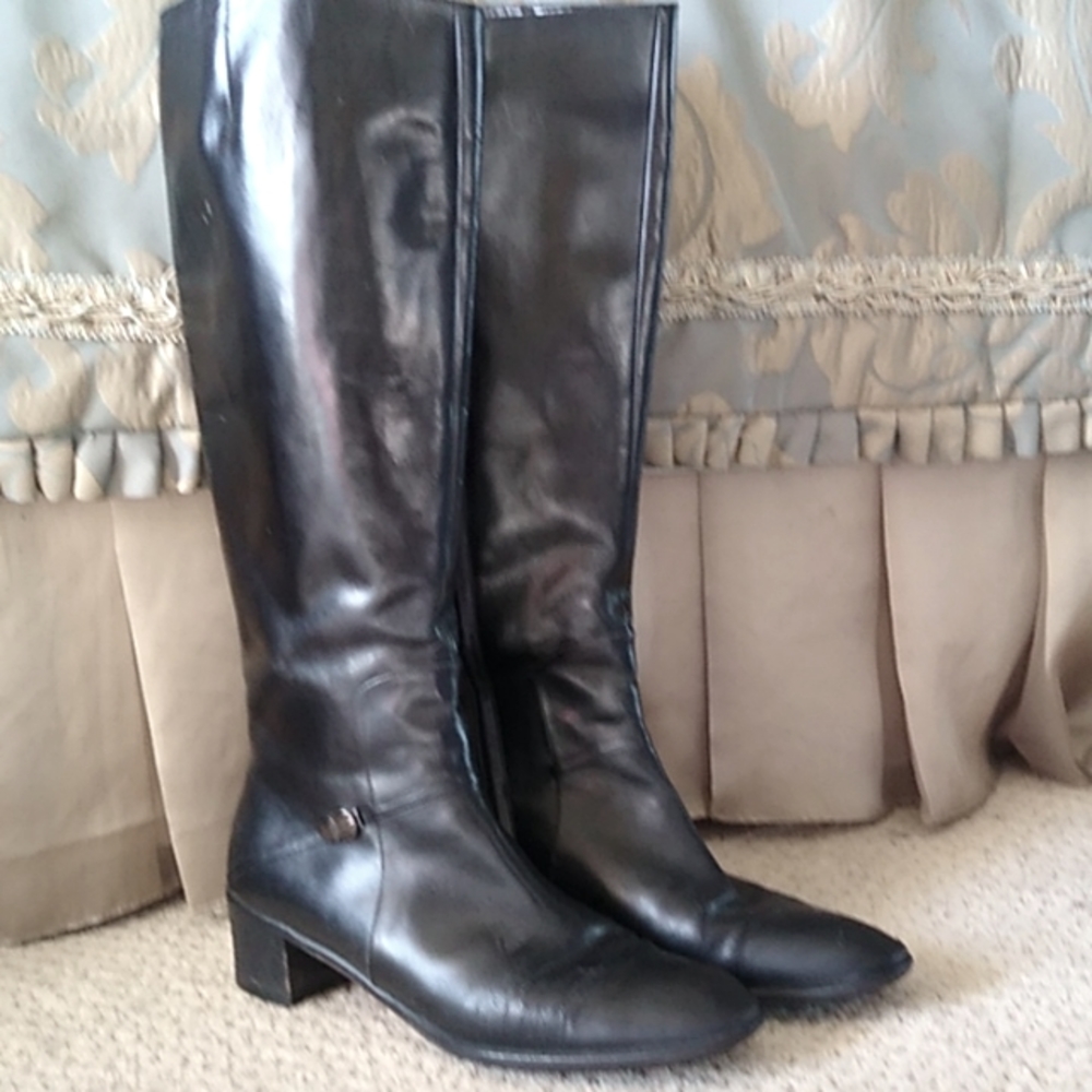 Salvatore Ferragamo black women's equestrian boots 9.5AA